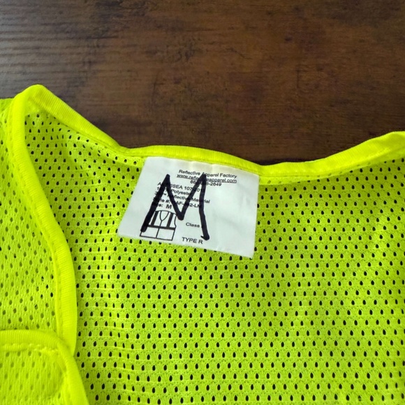 High Visibility Reflective Safety Vest for Men Women Work Construction Vest MED - Picture 4 of 4